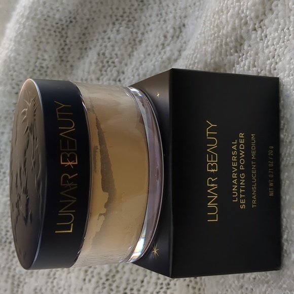 LUNAR BEAUTY LUNARVERSAL Setting Powder w/Puff in Medium, 20g/0.71oz - Picture 12 of 14